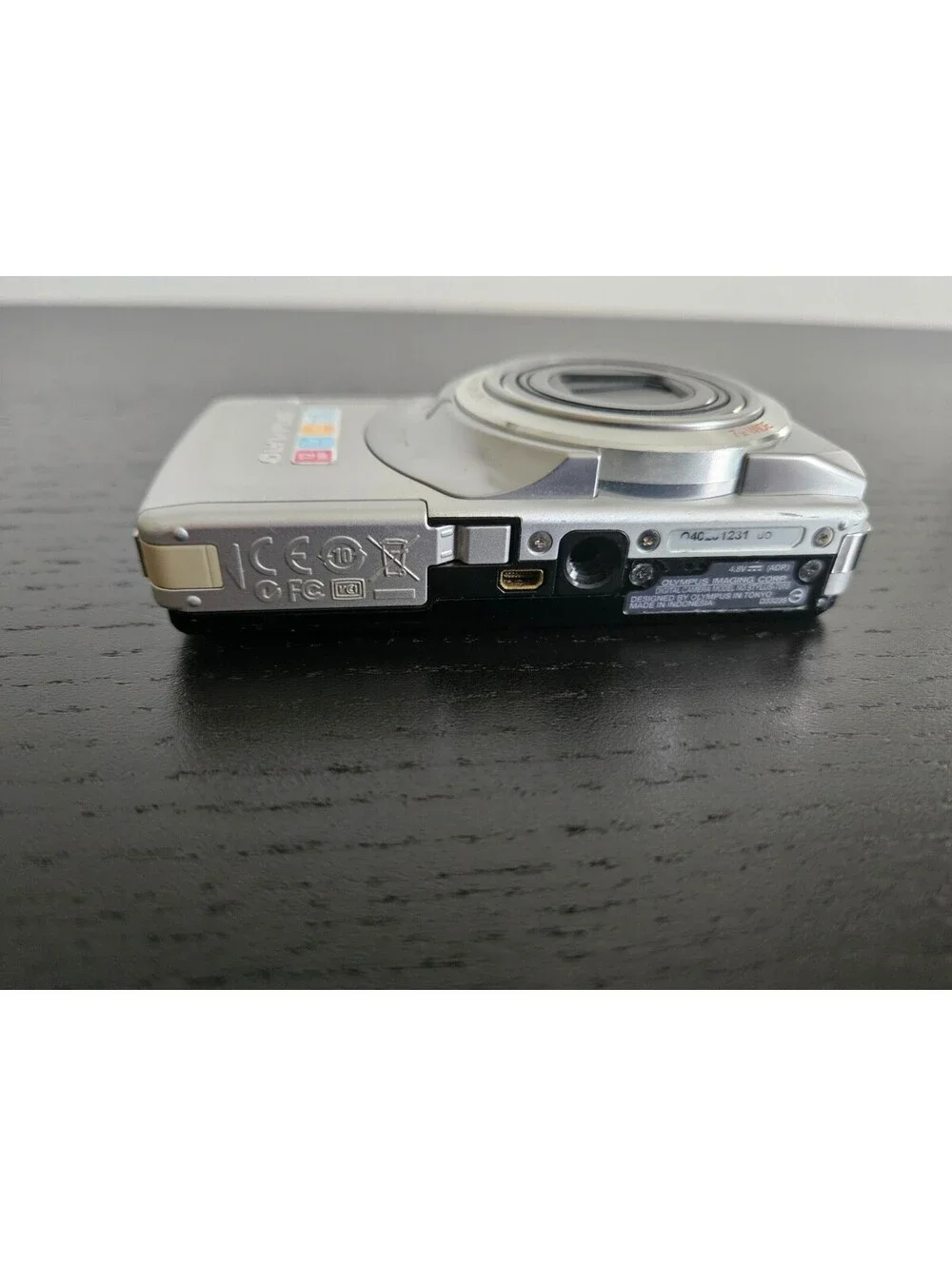Olympus Stylus 7010 12MP Digital Camera Silver 2GB Memory Card TESTED & WORKS